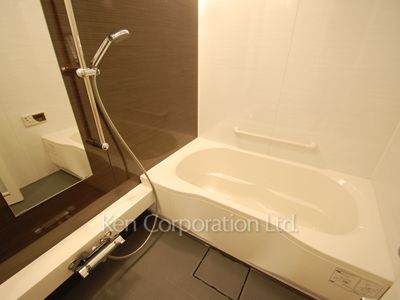 Bath ※Photo of the same layout on 6 floor. Decoration and fixture may differ.