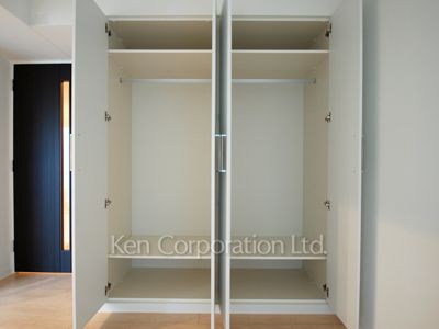 Closet ※Photo of the same layout on 10 floor. Decoration and fixture may differ.