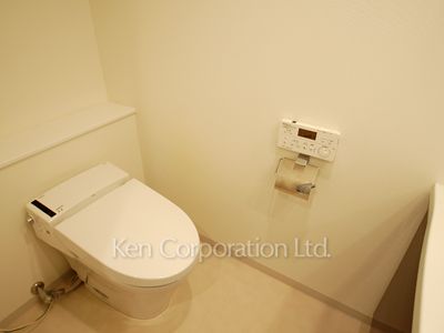 Lavatory ※Photo of the same layout on 10 floor. Decoration and fixture may differ.