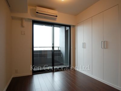 Bedroom ※Photo of the same layout on 10 floor. Decoration and fixture may differ.