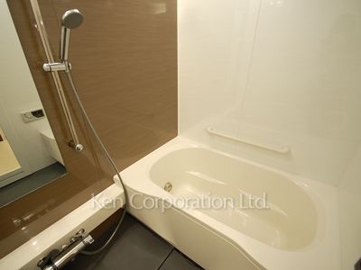 Bath ※Photo of the same layout on 10 floor. Decoration and fixture may differ.