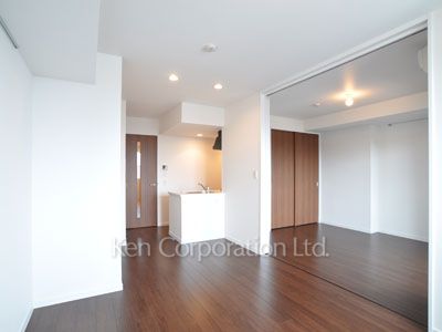 Living-Dining ※Photo of the same layout on 8 floor. Decoration and fixture may differ.