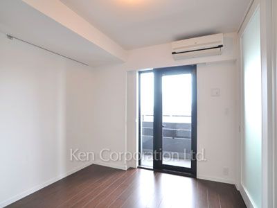 Bedroom ※Photo of the same layout on 8 floor. Decoration and fixture may differ.