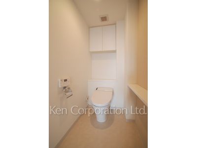 Lavatory ※Photo of the same layout on 9 floor. Decoration and fixture may differ.