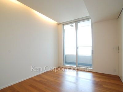 Bedroom ※Photo of the same layout on 29 floor. Decoration and fixture may differ.