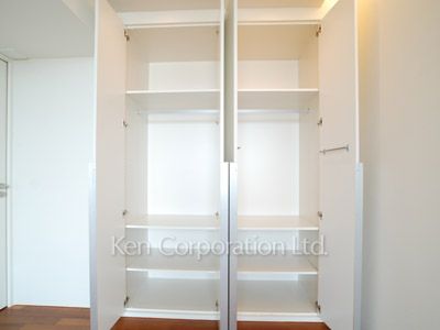 Closet ※Photo of the same layout on 29 floor. Decoration and fixture may differ.