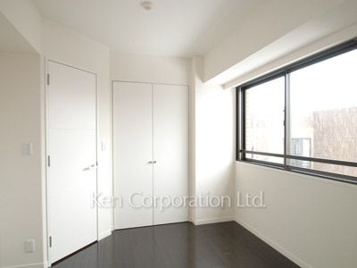 Bedroom ※Photo of the same layout on 4 floor. Decoration and fixture may differ.