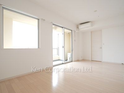 Bedroom ※Photo of the same layout on 21 floor. Decoration and fixture may differ.