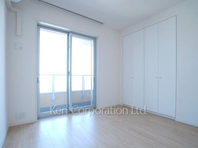 Bedroom ※Photo of the same layout on 11 floor. Decoration and fixture may differ.