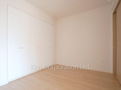 Bedroom ※Photo of the same layout on 11 floor. Decoration and fixture may differ.