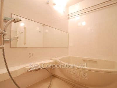 Bath ※Photo of the same layout on 11 floor. Decoration and fixture may differ.