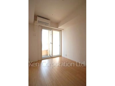 Bedroom ※Photo of the same layout on 11 floor. Decoration and fixture may differ.