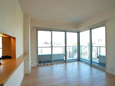 Living-Dining ※Photo of the same layout on 11 floor. Decoration and fixture may differ.