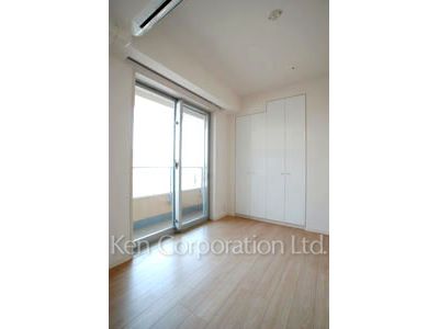 Bedroom ※Photo of the same layout on 11 floor. Decoration and fixture may differ.