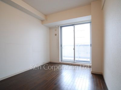 Bedroom ※Photo of the same layout on 11 floor. Decoration and fixture may differ.
