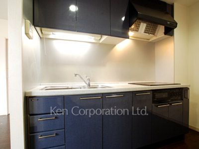 Kitchen ※Photo of the same layout on 11 floor. Decoration and fixture may differ.