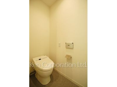 Lavatory ※Photo of the same layout on 14 floor. Decoration and fixture may differ.