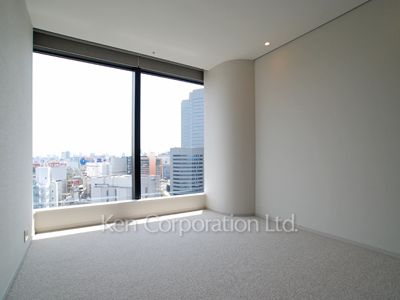 Bedroom ※Photo of the same layout on 14 floor. Decoration and fixture may differ.