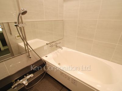 Bath ※Photo of the same layout on 14 floor. Decoration and fixture may differ.
