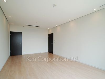 Living-Dining ※Photo of the same layout on 14 floor. Decoration and fixture may differ.
