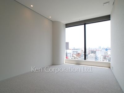 Bedroom ※Photo of the same layout on 14 floor. Decoration and fixture may differ.