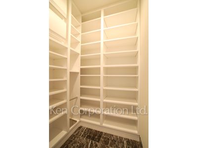 Shoes-In Closet ※Photo of the same layout on 14 floor. Decoration and fixture may differ.