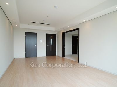 Living-Dining ※Photo of the same layout on 14 floor. Decoration and fixture may differ.