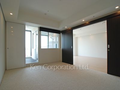 Bedroom ※Photo of the same layout on 14 floor. Decoration and fixture may differ.