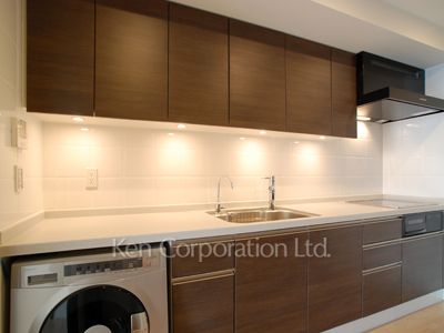 Kitchen ※Photo of the same layout on 14 floor. Decoration and fixture may differ.