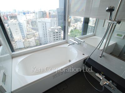 Bath ※Photo of the same layout on 14 floor. Decoration and fixture may differ.