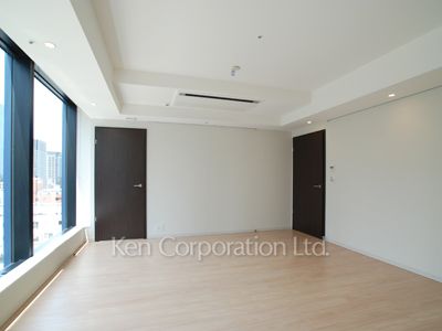 Living-Dining ※Photo of the same layout on 14 floor. Decoration and fixture may differ.