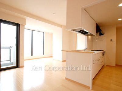 Living-Dining ※Photo of the same layout on 13 floor. Decoration and fixture may differ.