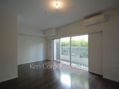 Living-Dining ※Photo of the same layout on 1 floor. Decoration and fixture may differ.