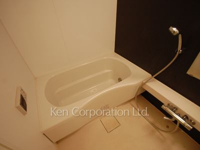 Bath ※Photo of the same layout on 1 floor. Decoration and fixture may differ.