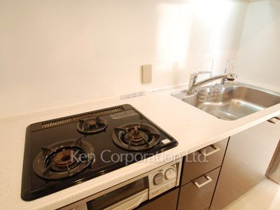 Kitchen ※Photo of the same layout on 5 floor. Decoration and fixture may differ.