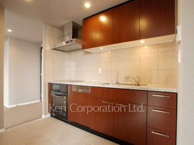 Kitchen ※Photo of the same layout on 25 floor. Decoration and fixture may differ.