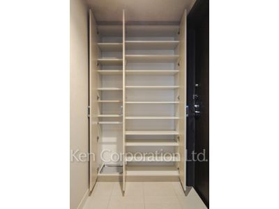 Shoes Closet