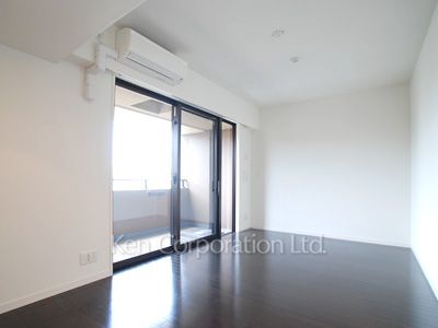 Living-Dining ※Photo of the same layout on 4 floor. Decoration and fixture may differ.