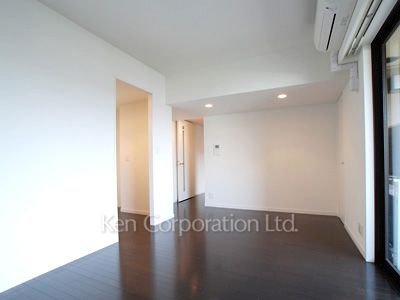 Living-Dining ※Photo of the same layout on 4 floor. Decoration and fixture may differ.