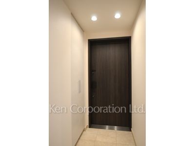 Entrance ※Photo of the same layout on 5 floor. Decoration and fixture may differ.