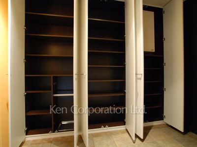 Shoes Closet ※Photo of the same layout on 18 floor. Decoration and fixture may differ.