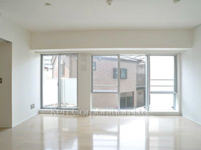 Living-Dining ※Photo of the same layout on 2 floor. Decoration and fixture may differ.
