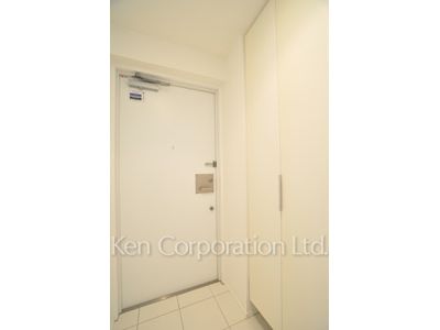 Entrance ※Photo of the same layout on 2 floor. Decoration and fixture may differ.