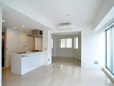 Living-Dining ※Photo of the same layout on 2 floor. Decoration and fixture may differ.