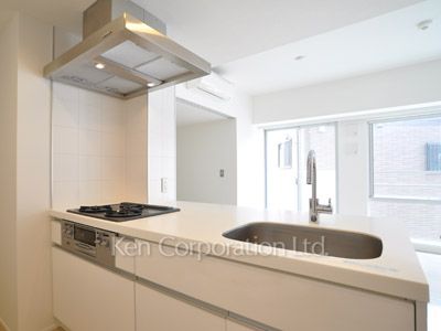 Kitchen ※Photo of the same layout on 2 floor. Decoration and fixture may differ.