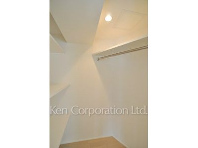 Closet ※Photo of the same layout on 2 floor. Decoration and fixture may differ.