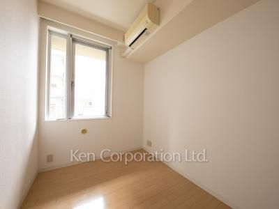 Bedroom ※Photo of the same layout on 4 floor. Decoration and fixture may differ.