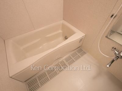 Bath ※Photo of the same layout on 4 floor. Decoration and fixture may differ.