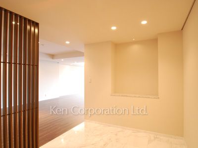 Entrance ※Photo of the same layout on B1 floor. Decoration and fixture may differ.