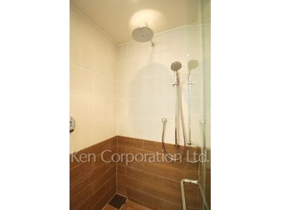 Shower Space ※Photo of the same layout on B1 floor. Decoration and fixture may differ.
